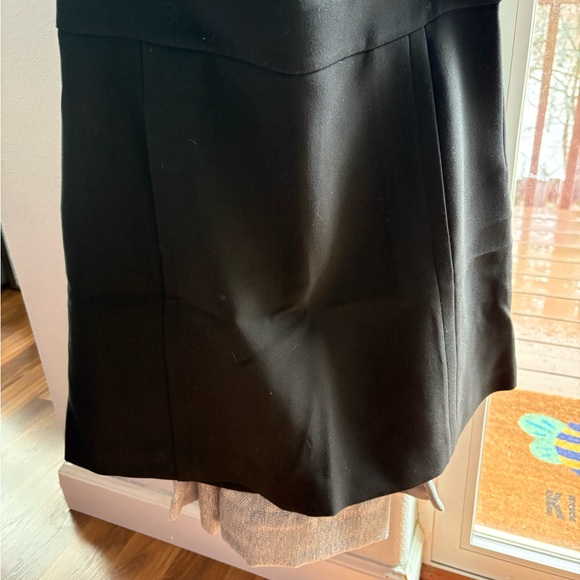 Elegant Black Women's Skirt - Picture 6 of 12
